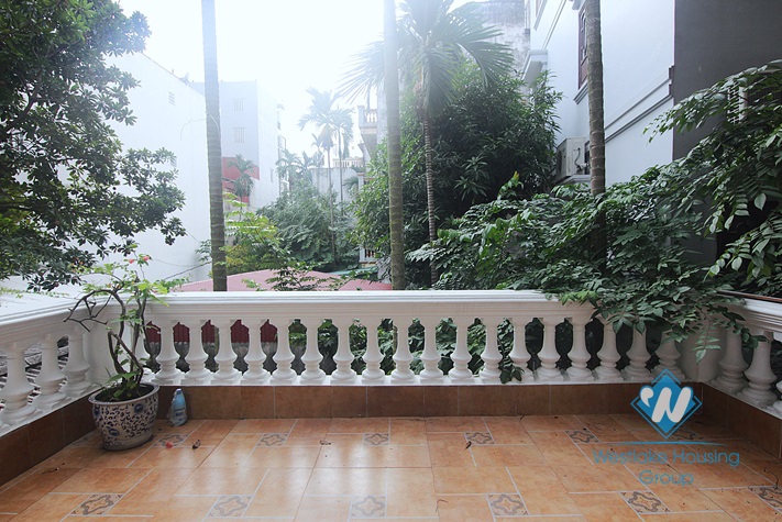 White house with courtyard for rent in Tay Ho district  